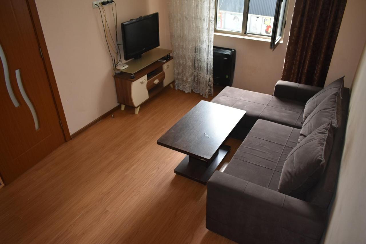 Ucha'S Apartment Batumi Exterior foto