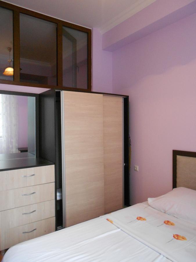 Ucha'S Apartment Batumi Exterior foto