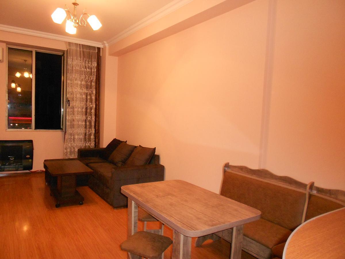 Ucha'S Apartment Batumi Exterior foto